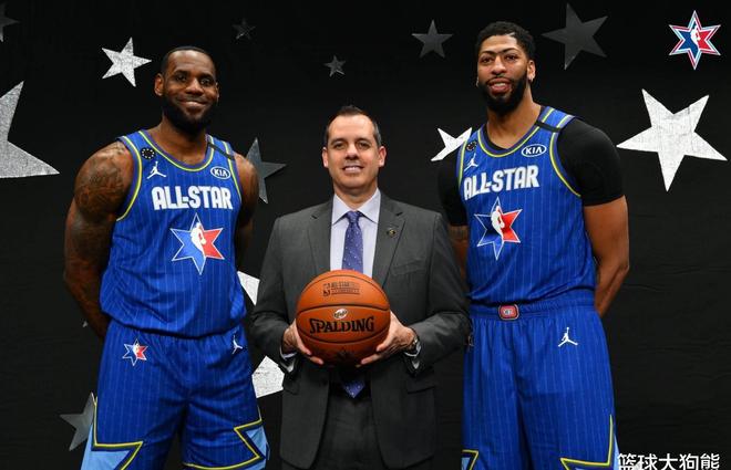 山东队完胜热火，浓眉哥带队取胜