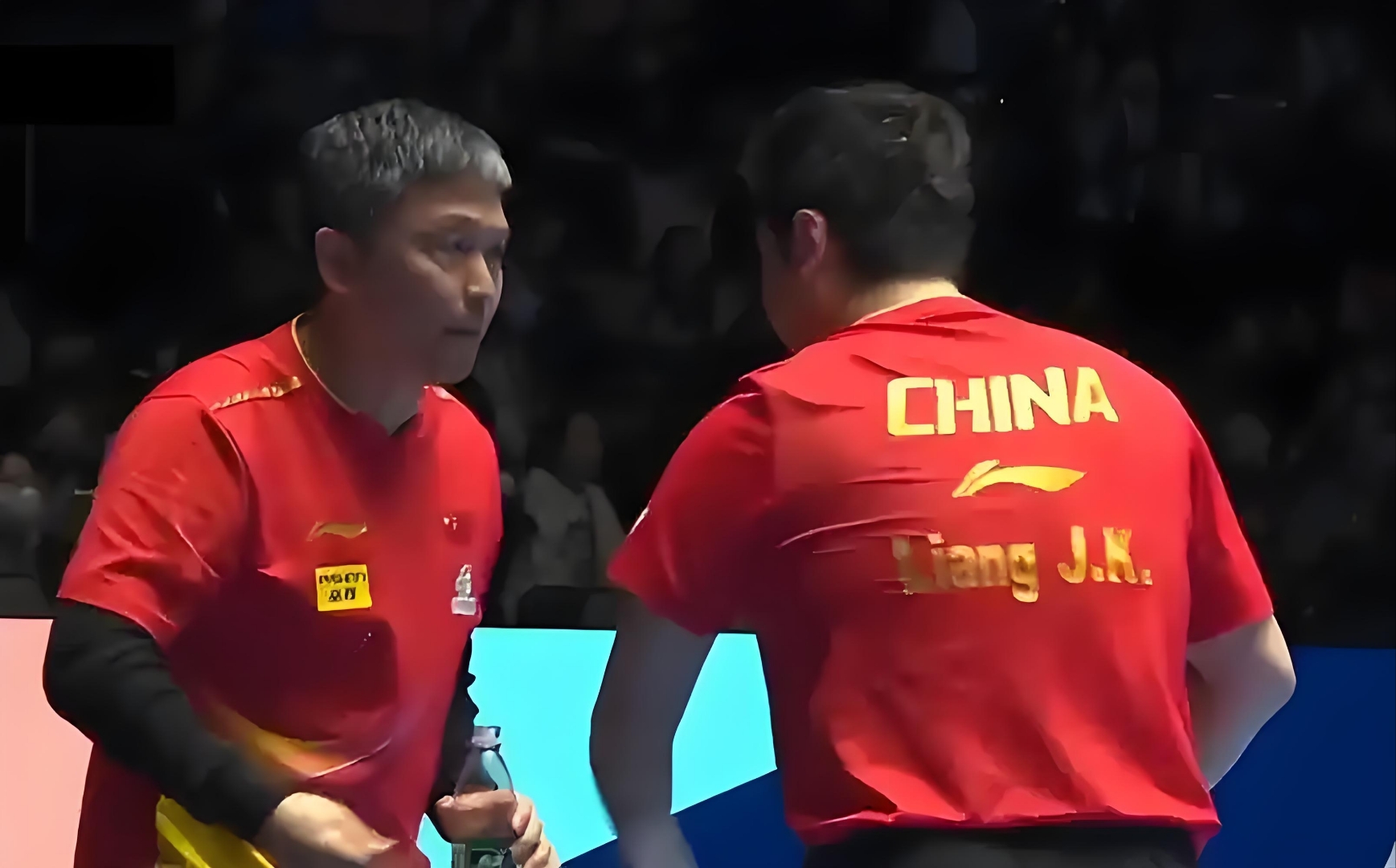 中国队绝杀英格兰队,张本智和关键制胜 中国队绝杀英格兰队,张本智和关键制胜