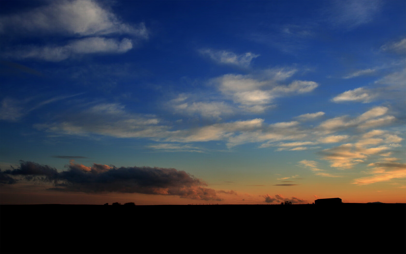 欧冠大戏,维尼修斯独舞定乾坤,里昂铁骑轻取蓝桥证明现代足球真谛